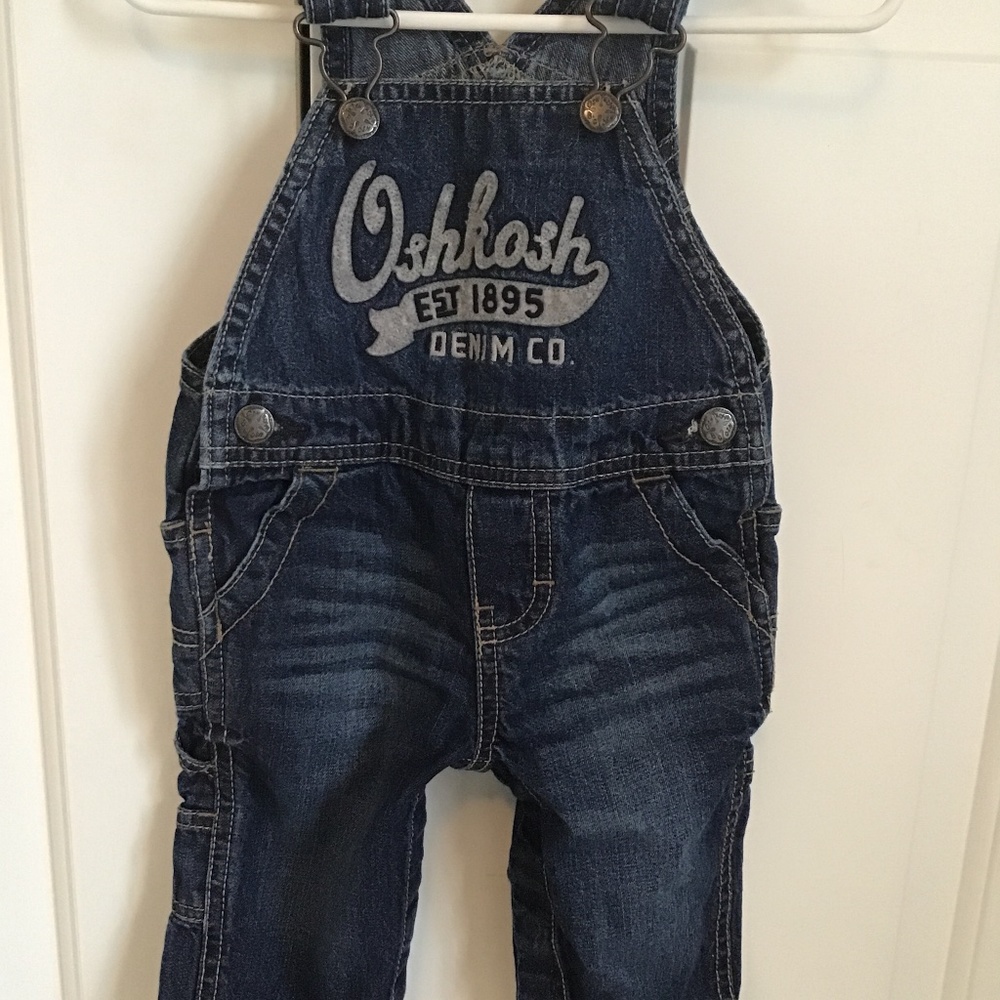 Oshkosh overalls 6 mo